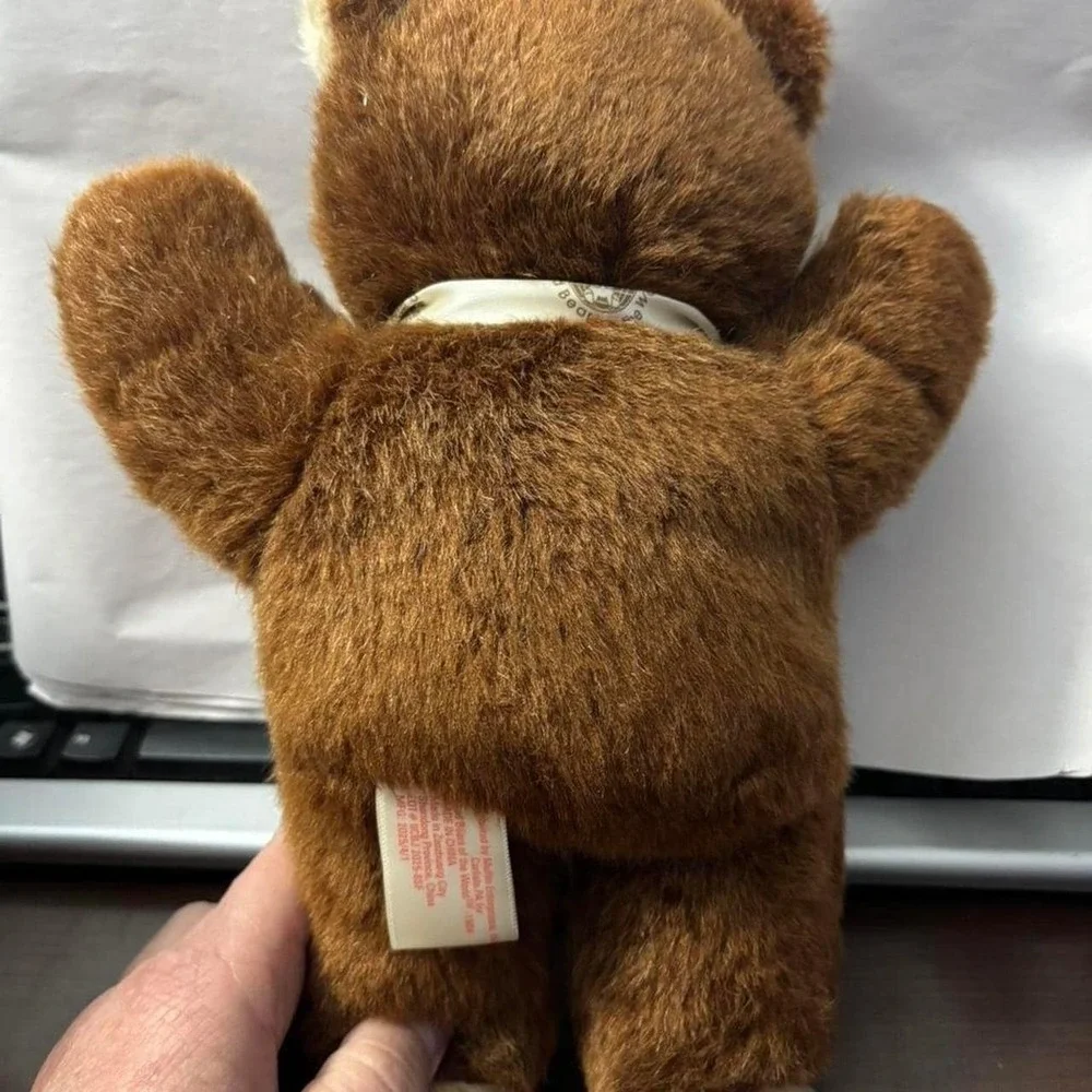 Good Bears of the World brown teddy bear 1984 vintage.